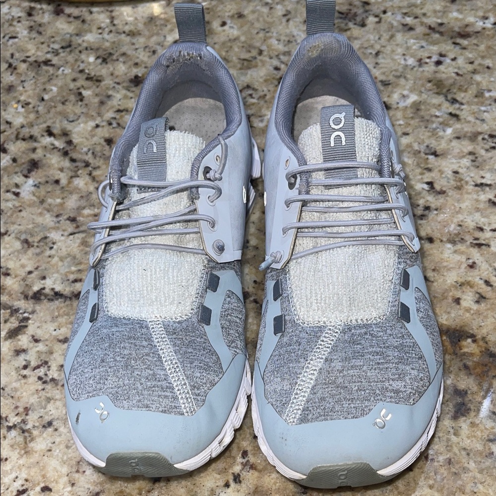 ON Running Gray Sneakers